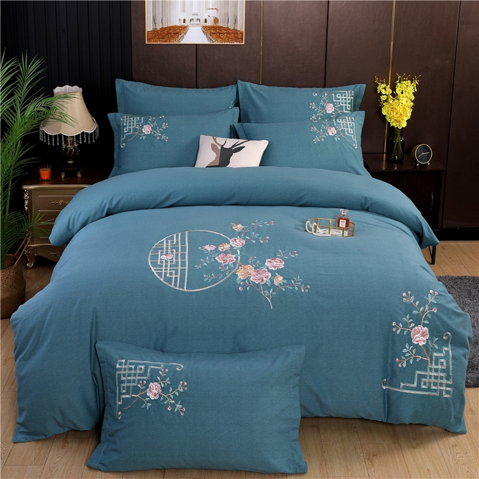 91家纺网 家纺一手货源 找家纺 浩情国际婚庆供货中心 2026新款秋冬60S高端全棉刺绣磨毛系列 花开满庭-蓝灰