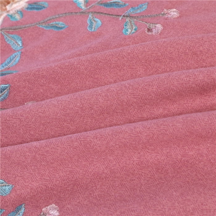 91家纺网 家纺一手货源 找家纺 浩情国际婚庆供货中心 2026新款秋冬60S高端全棉刺绣磨毛系列 花开满庭-粉豆沙