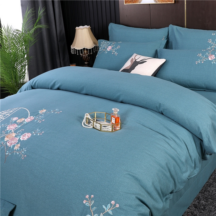 91家纺网 家纺一手货源 找家纺 浩情国际婚庆供货中心 2026新款秋冬60S高端全棉刺绣磨毛系列 花开满庭-蓝灰