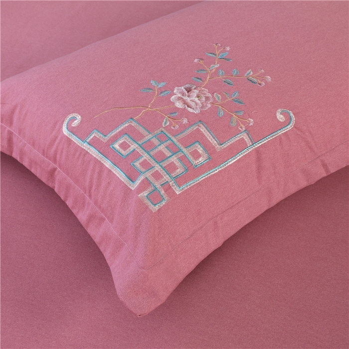 91家纺网 家纺一手货源 找家纺 浩情国际婚庆供货中心 2026新款秋冬60S高端全棉刺绣磨毛系列 花开满庭-粉豆沙