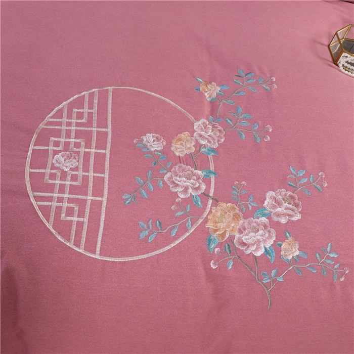 91家纺网 家纺一手货源 找家纺 浩情国际婚庆供货中心 2026新款秋冬60S高端全棉刺绣磨毛系列 花开满庭-粉豆沙