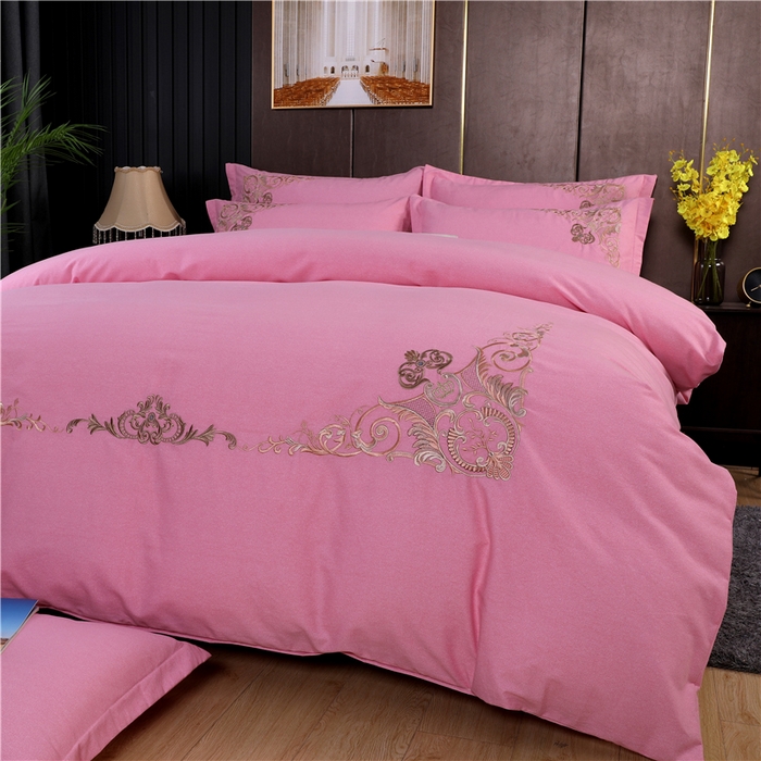 91家纺网 家纺一手货源 找家纺 浩情国际婚庆供货中心 2026新款秋冬60S高端全棉刺绣磨毛系列 ‌北欧风情-樱花粉