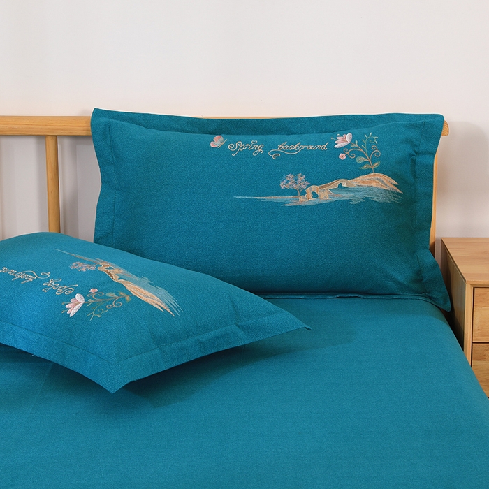 91家纺网 家纺一手货源 找家纺 浩情国际婚庆供货中心 2026新款秋冬60S高端全棉刺绣磨毛系列 翩翩蝶影-宝石蓝