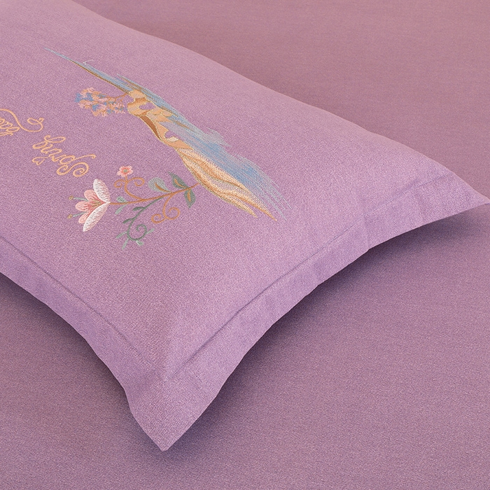 91家纺网 家纺一手货源 找家纺 浩情国际婚庆供货中心 2026新款秋冬60S高端全棉刺绣磨毛系列 翩翩蝶影-浪漫紫