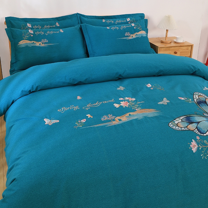 91家纺网 家纺一手货源 找家纺 浩情国际婚庆供货中心 2026新款秋冬60S高端全棉刺绣磨毛系列 翩翩蝶影-宝石蓝