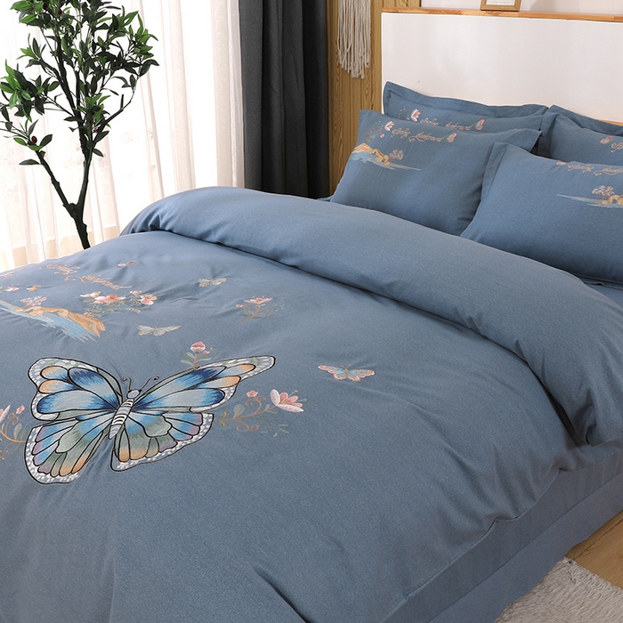 91家纺网 家纺一手货源 找家纺 浩情国际婚庆供货中心 2026新款秋冬60S高端全棉刺绣磨毛系列 翩翩蝶影-银灰