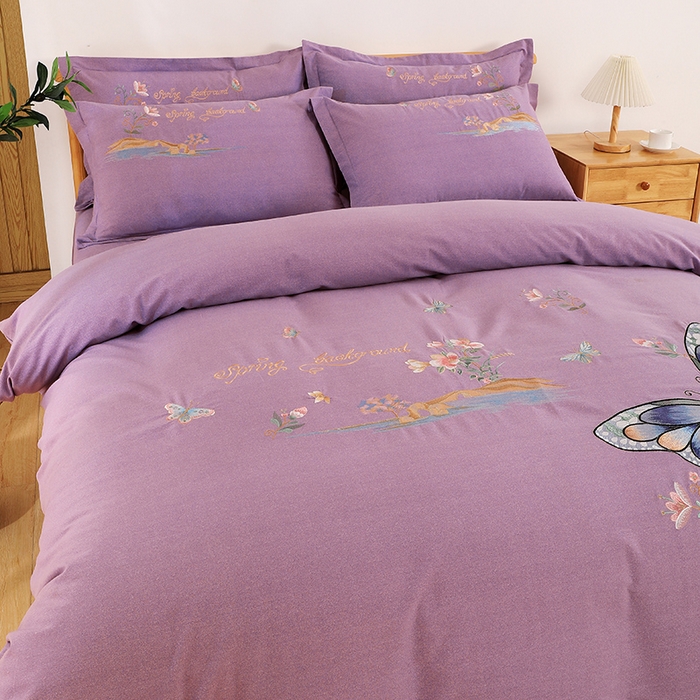 91家纺网 家纺一手货源 找家纺 浩情国际婚庆供货中心 2026新款秋冬60S高端全棉刺绣磨毛系列 翩翩蝶影-浪漫紫