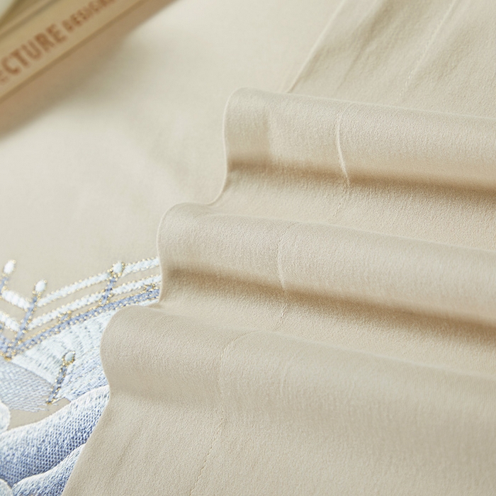 91家纺网 家纺一手货源 找家纺 浩情国际婚庆供货中心 2026新品- 秋冬高支密全棉长绒棉磨毛高端刺绣系列四件套 山水情-米驼