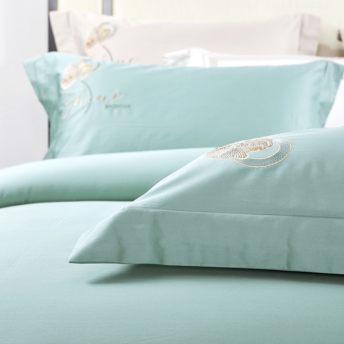 91家纺网 家纺一手货源 找家纺 浩情国际婚庆供货中心 2026新品- 秋冬高支密全棉长绒棉磨毛高端刺绣系列四件套 轻曼-浅绿