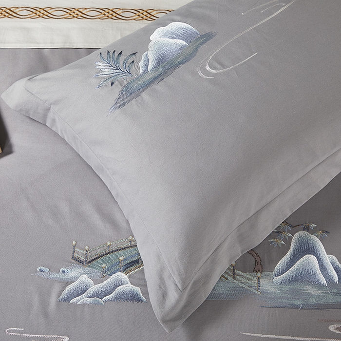 91家纺网 家纺一手货源 找家纺 浩情国际婚庆供货中心 2026新品- 秋冬高支密全棉长绒棉磨毛高端刺绣系列四件套 山水情-浅灰