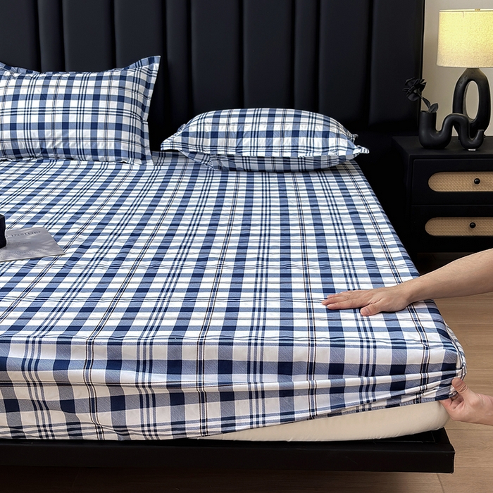 91家纺网 家纺一手货源 找家纺 茗婷家纺 2025新款供跨境外贸纯色印花防水床笠 经典蓝白格