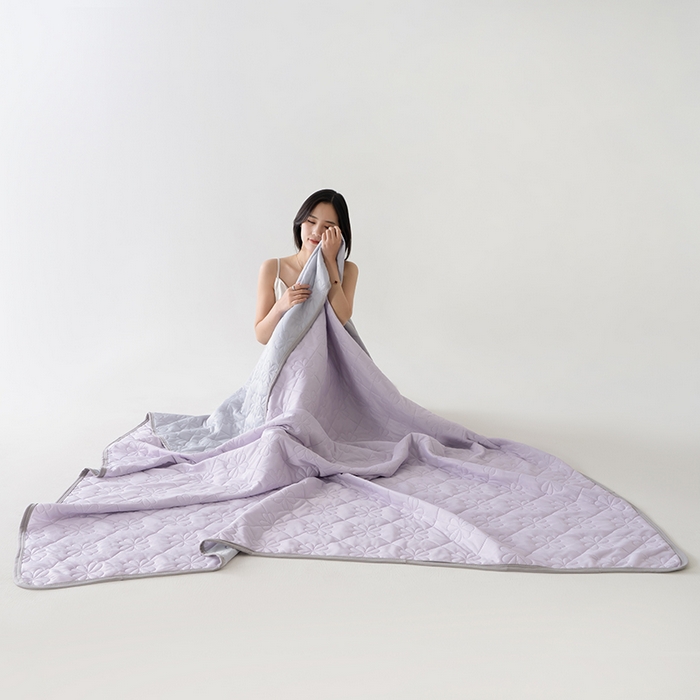 91家纺网 家纺一手货源 找家纺 伊梵居 2026新款简约凉感丝夏被夏凉被空调被 魅紫色