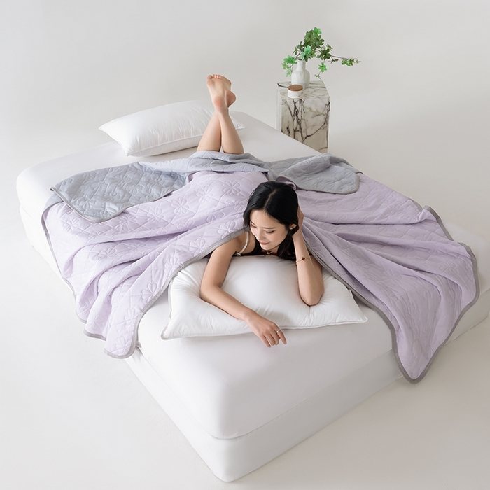 91家纺网 家纺一手货源 找家纺 伊梵居 2026新款简约凉感丝夏被夏凉被空调被 魅紫色