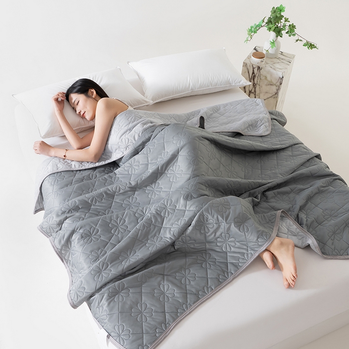 91家纺网 家纺一手货源 找家纺 伊梵居 2026新款简约凉感丝夏被夏凉被空调被 深灰色