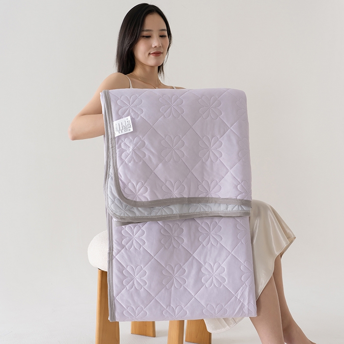 91家纺网 家纺一手货源 找家纺 伊梵居 2026新款简约凉感丝夏被夏凉被空调被 魅紫色