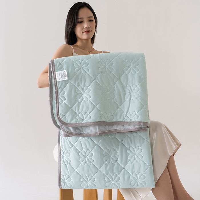 91家纺网 家纺一手货源 找家纺 伊梵居 2026新款简约凉感丝夏被夏凉被空调被 浅绿色