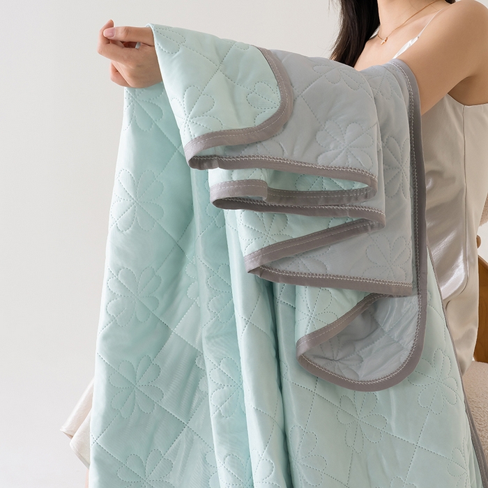 91家纺网 家纺一手货源 找家纺 伊梵居 2026新款简约凉感丝夏被夏凉被空调被 浅绿色