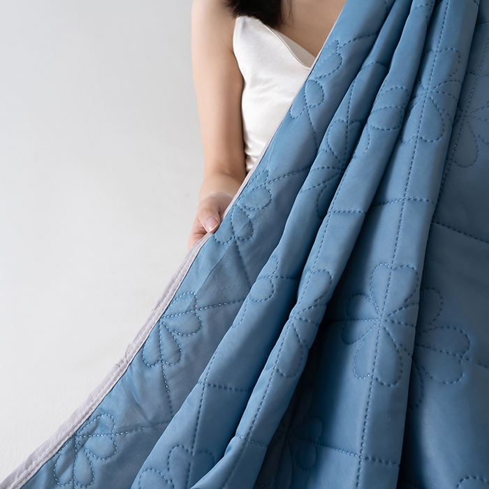 91家纺网 家纺一手货源 找家纺 伊梵居 2026新款简约凉感丝夏被夏凉被空调被 湖蓝色