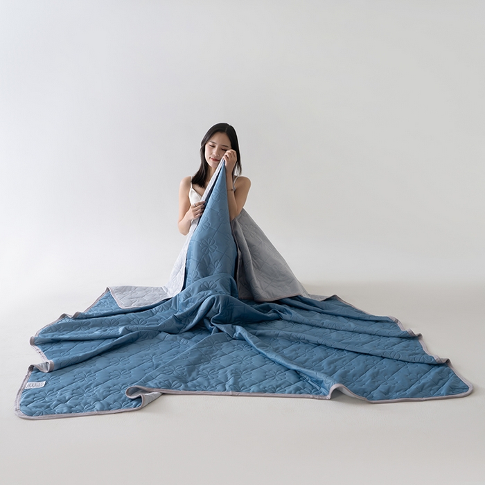 91家纺网 家纺一手货源 找家纺 伊梵居 2026新款简约凉感丝夏被夏凉被空调被 湖蓝色