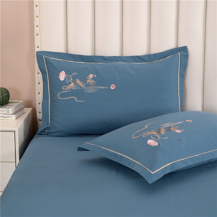 91家纺网 家纺一手货源 找家纺 浩情国际婚庆供货中心 2026新款新中式风100支全棉高端刺绣四件套 香山密影-宾利兰