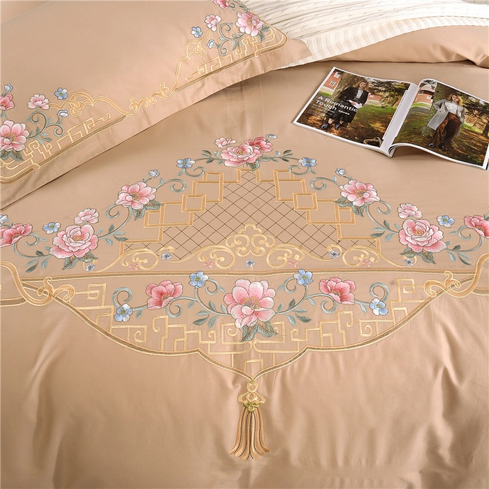 91家纺网 家纺一手货源 找家纺 浩情国际婚庆供货中心 2026新款新中式风100支全棉高端刺绣四件套 花间细雨-卡其杏