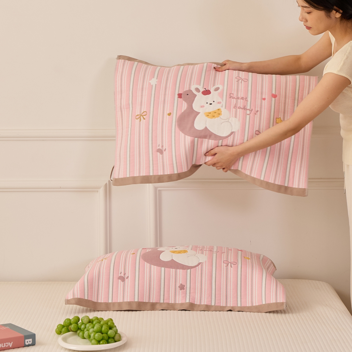 91家纺网 家纺一手货源 找家纺 沐瑟家纺 2026新款全棉纯棉八层枕巾-卡通格子 兔子鸭子 52x78cm枕巾一只