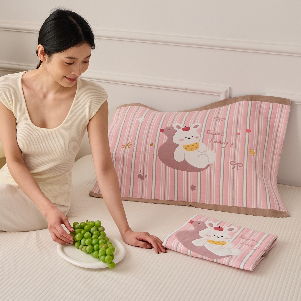 91家纺网 家纺一手货源 找家纺 沐瑟家纺 2026新款全棉纯棉八层枕巾-卡通格子 兔子鸭子 52x78cm枕巾一只