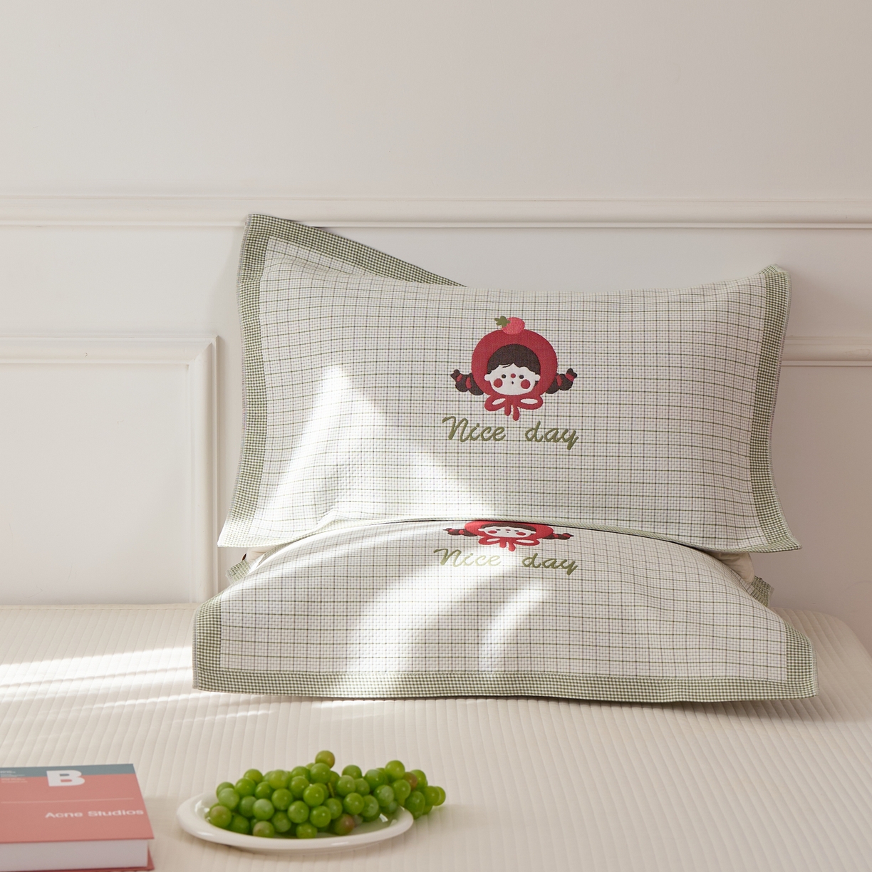 91家纺网 家纺一手货源 找家纺 沐瑟家纺 2026新款全棉纯棉八层枕巾-卡通格子 番茄女孩 52x78cm枕巾一只