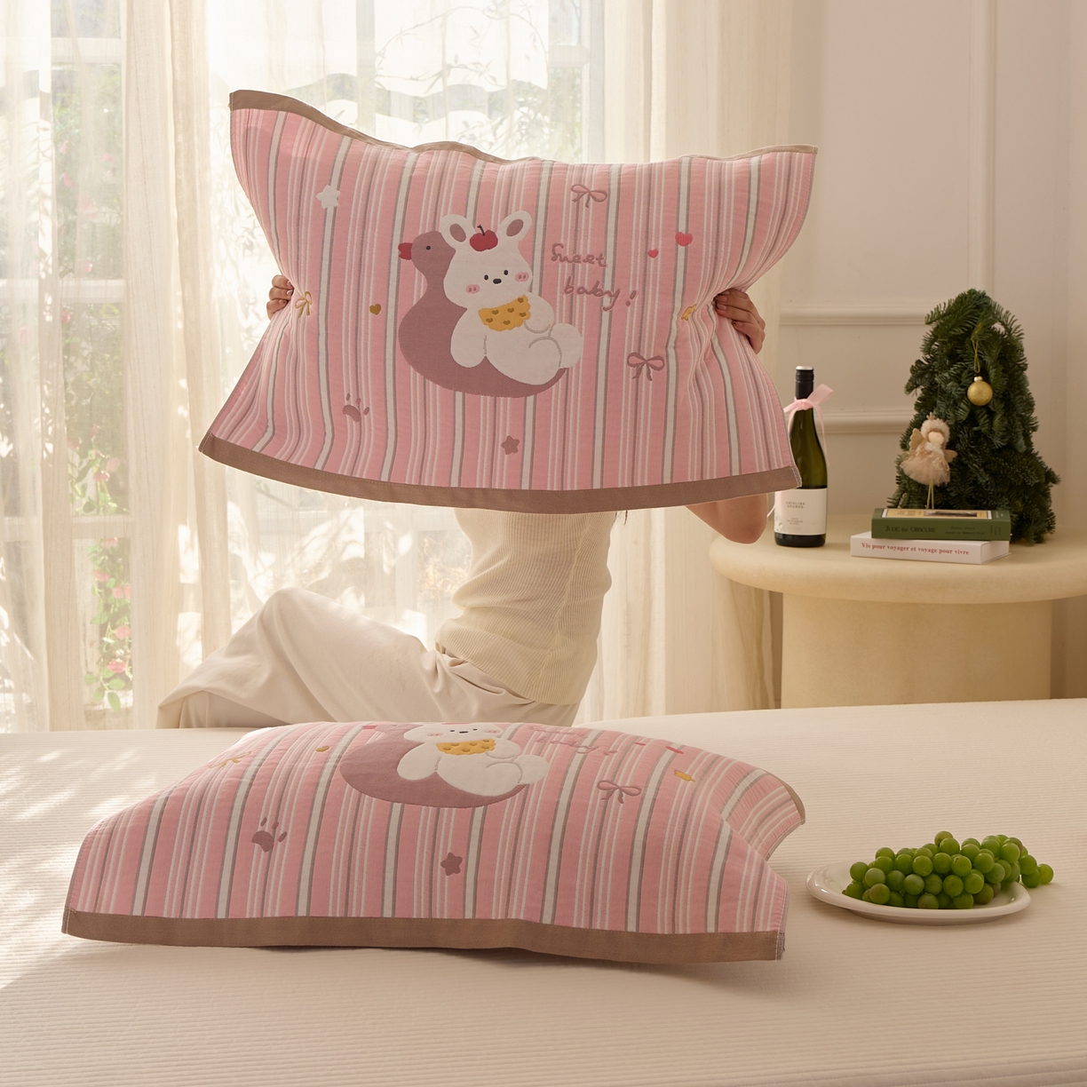 91家纺网 家纺一手货源 找家纺 沐瑟家纺 2026新款全棉纯棉八层枕巾-卡通格子 兔子鸭子 52x78cm枕巾一只