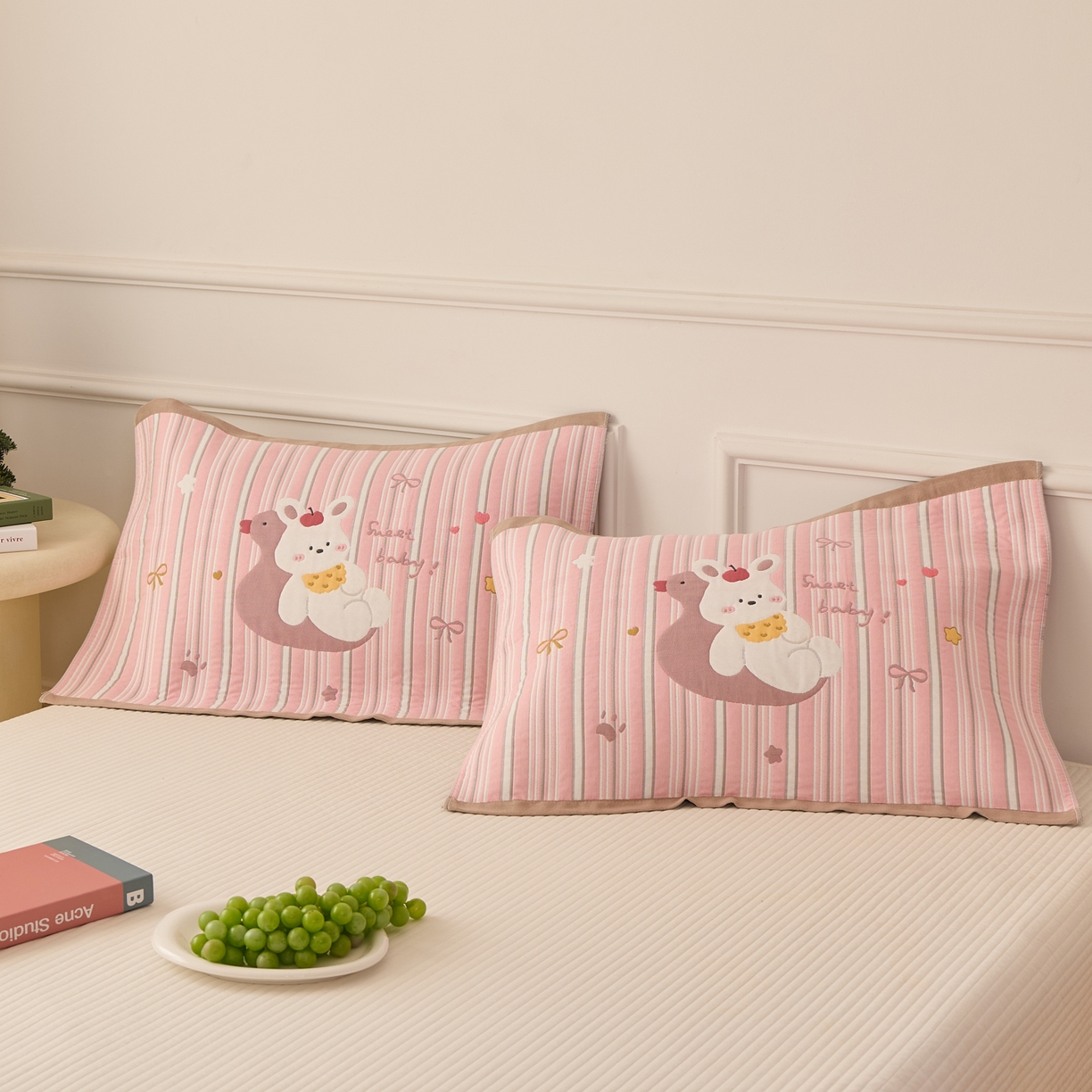 91家纺网 家纺一手货源 找家纺 沐瑟家纺 2026新款全棉纯棉八层枕巾-卡通格子 兔子鸭子 52x78cm枕巾一只