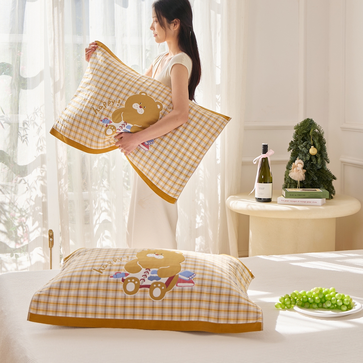 91家纺网 家纺一手货源 找家纺 沐瑟家纺 2026新款全棉纯棉八层枕巾-卡通格子 小黄熊 52x78cm枕巾一对