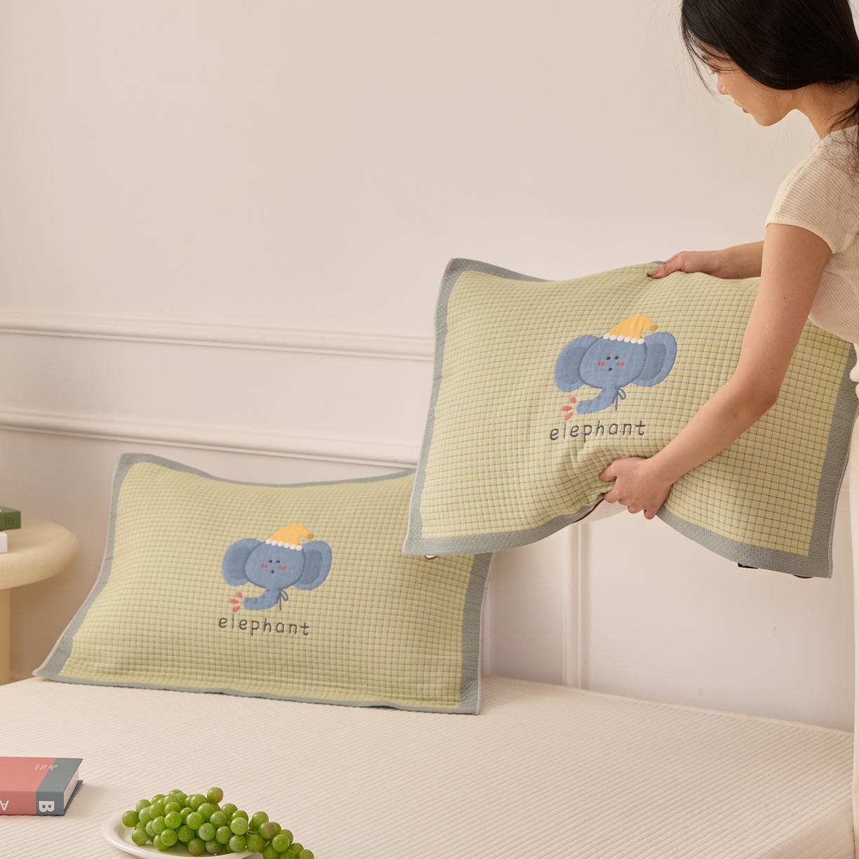 91家纺网 家纺一手货源 找家纺 沐瑟家纺 2026新款全棉纯棉八层枕巾-卡通格子 水滴象 52x78cm枕巾一只