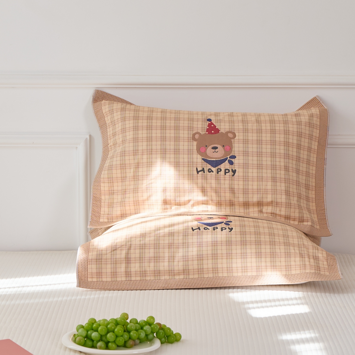 91家纺网 家纺一手货源 找家纺 沐瑟家纺 2026新款全棉纯棉八层枕巾-卡通格子 圣诞熊 52x78cm枕巾一对