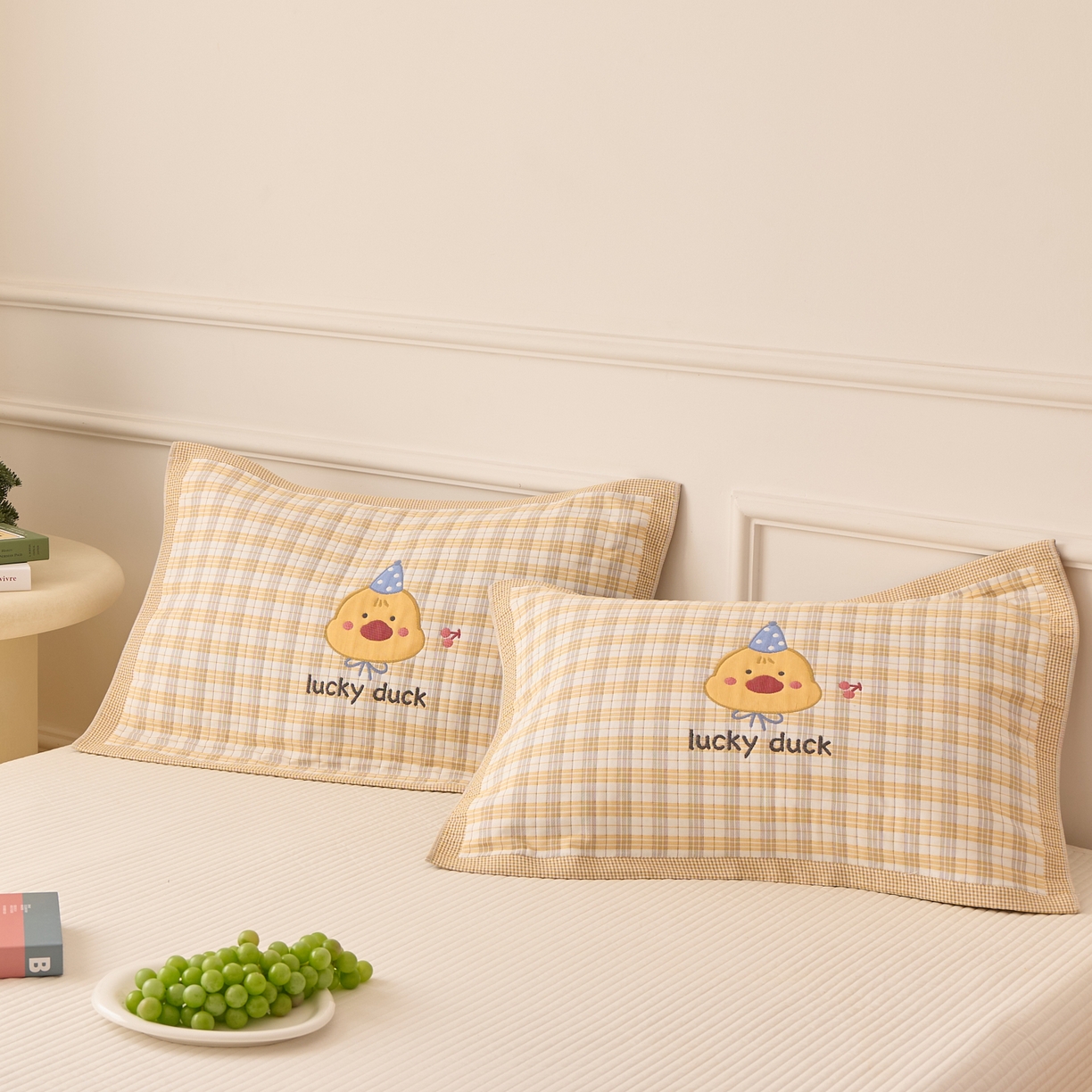 91家纺网 家纺一手货源 找家纺 沐瑟家纺 2026新款全棉纯棉八层枕巾-卡通格子 橙小鸭 52x78cm枕巾一只