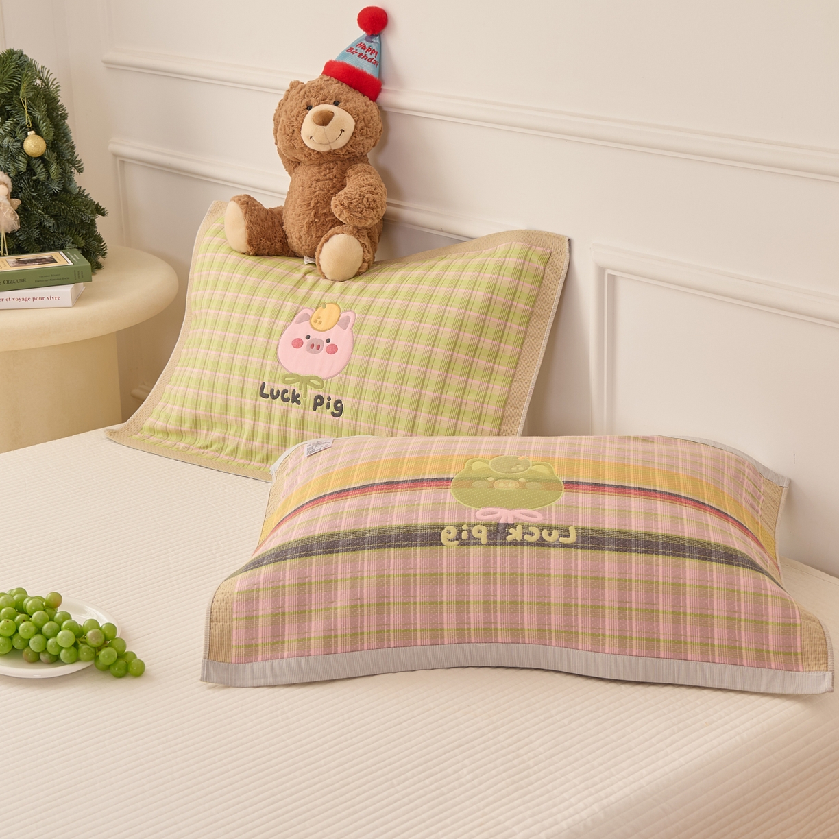 91家纺网 家纺一手货源 找家纺 沐瑟家纺 2026新款全棉纯棉八层枕巾-卡通格子 橙小猪 52x78cm枕巾一对