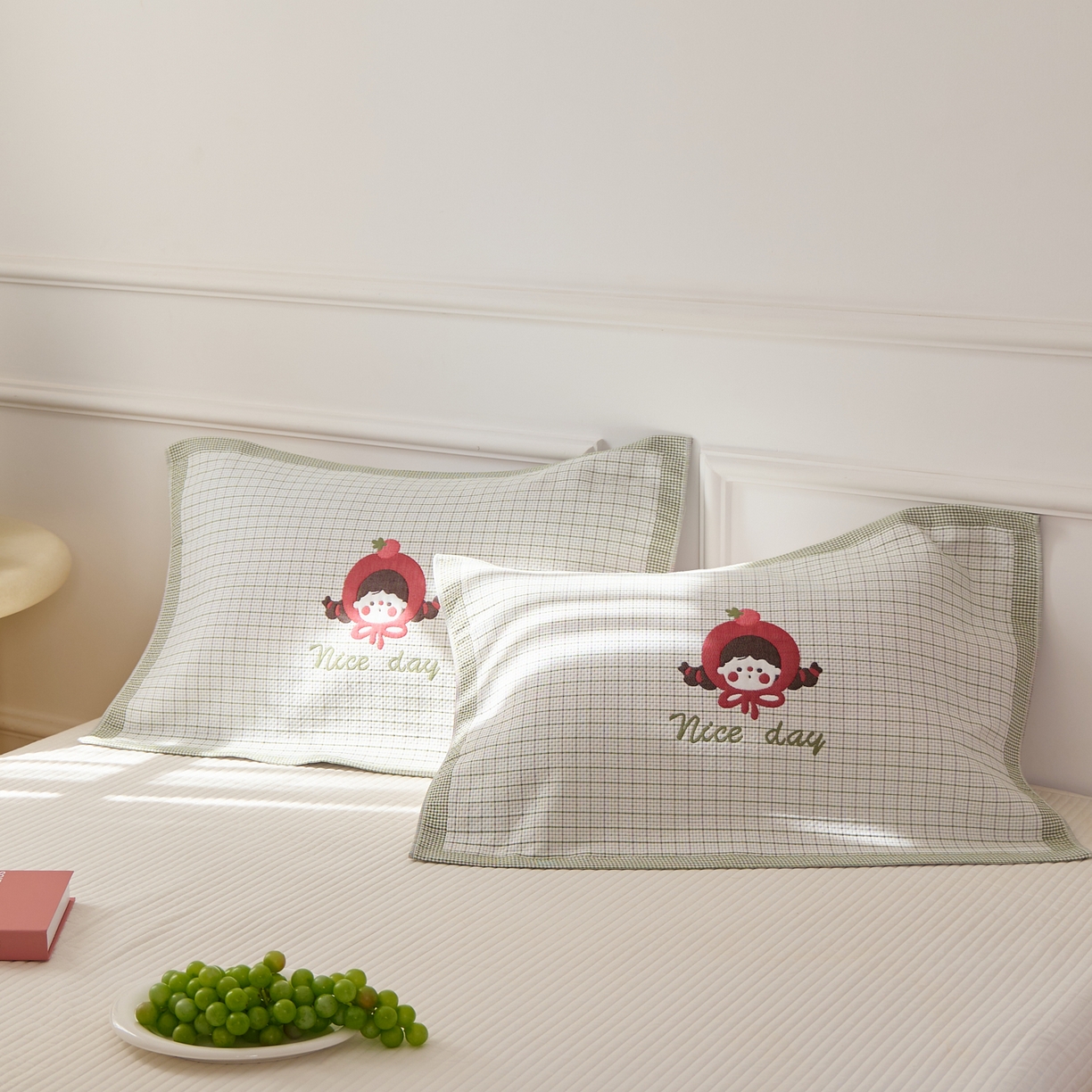 91家纺网 家纺一手货源 找家纺 沐瑟家纺 2026新款全棉纯棉八层枕巾-卡通格子 番茄女孩 52x78cm枕巾一对
