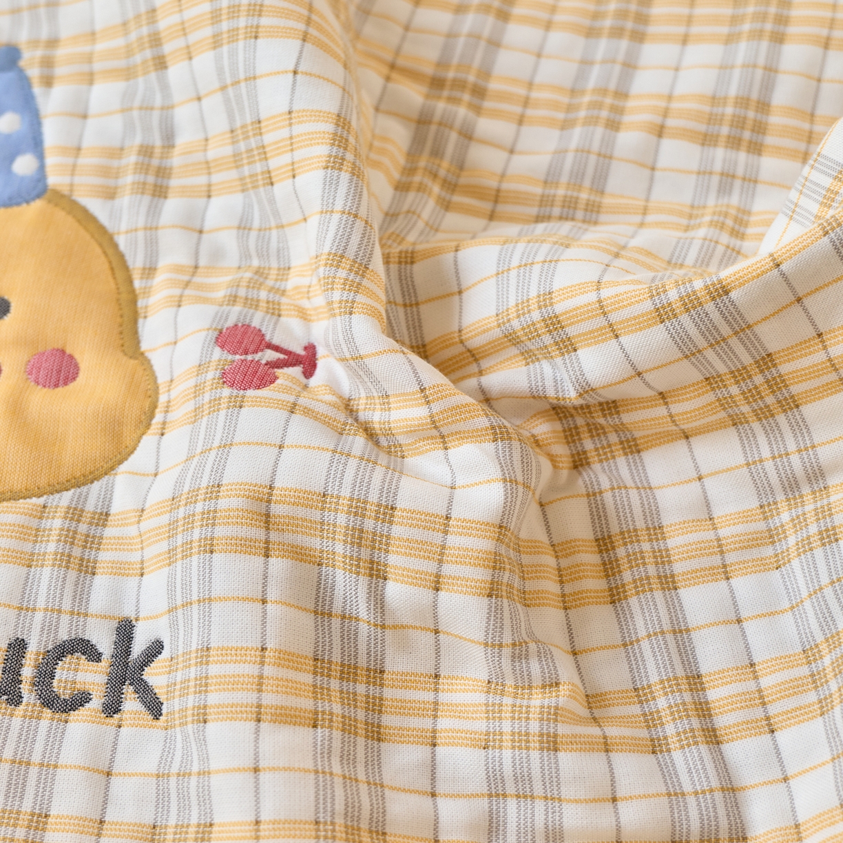 91家纺网 家纺一手货源 找家纺 沐瑟家纺 2026新款全棉纯棉八层枕巾-卡通格子 橙小鸭 52x78cm枕巾一只