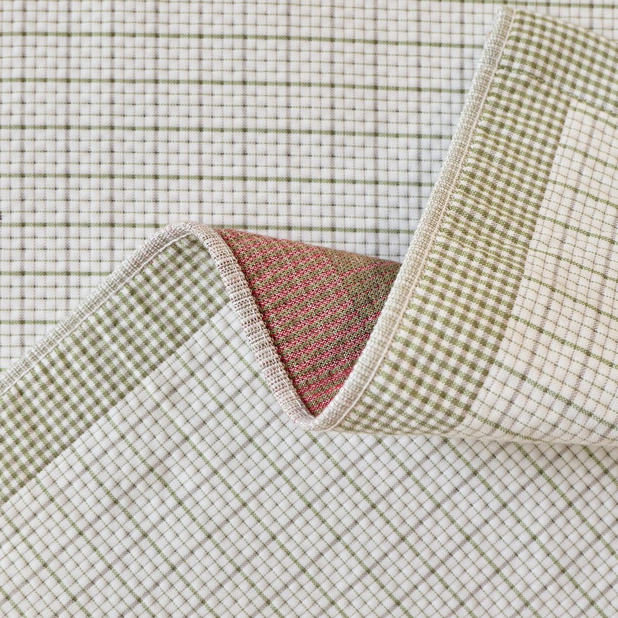 91家纺网 家纺一手货源 找家纺 沐瑟家纺 2026新款全棉纯棉八层枕巾-卡通格子 番茄女孩 52x78cm枕巾一对