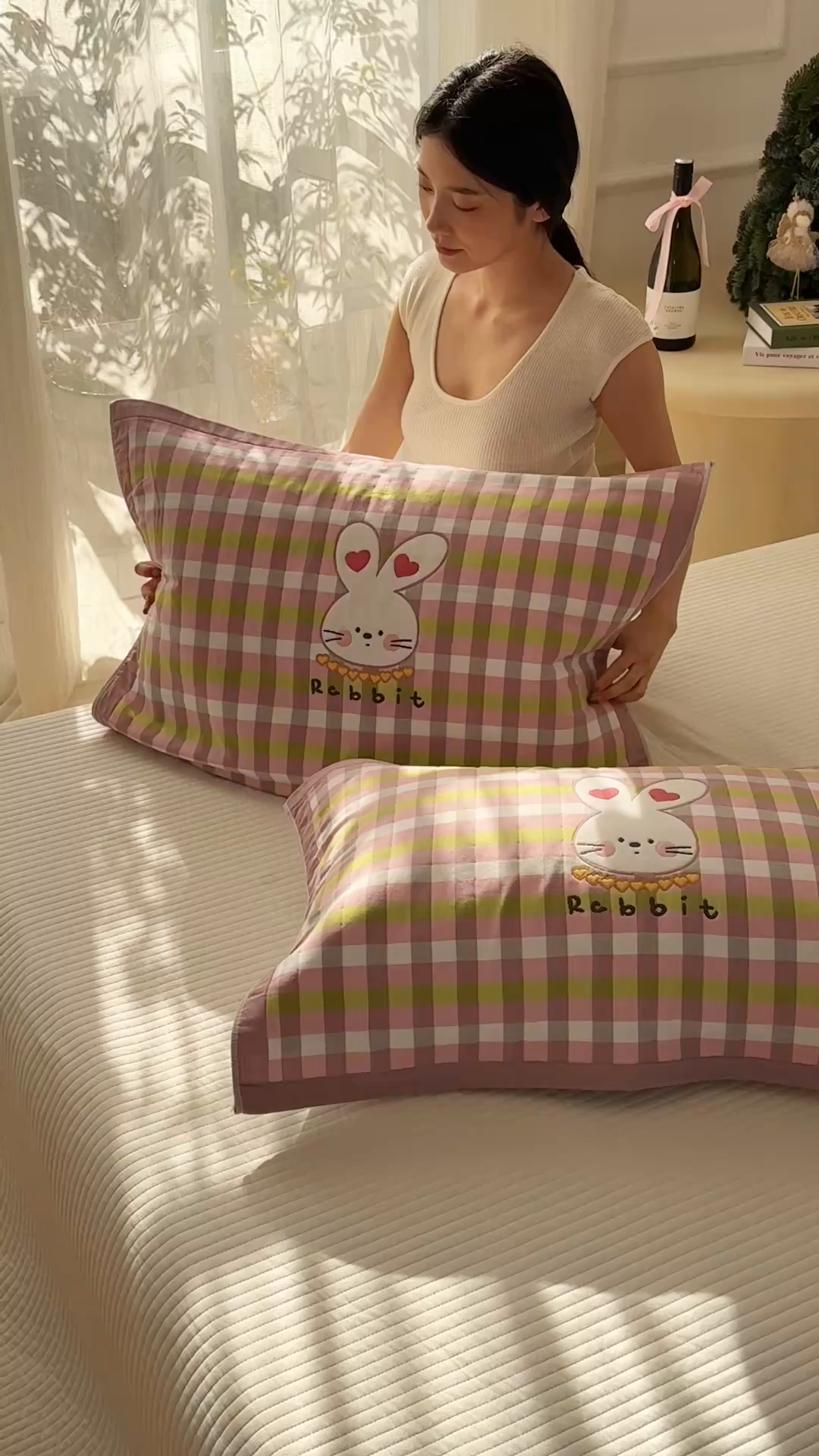 91家纺网 家纺一手货源 找家纺 沐瑟家纺 2026新款全棉纯棉八层枕巾-卡通格子 爱心兔 52x78cm枕巾一对