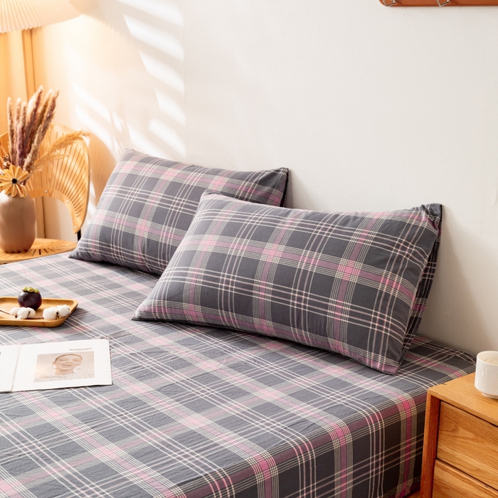 91家纺网 家纺一手货源 找家纺 咏绒家纺工厂店 2025新款A类色织水洗棉四件套 灰粉格