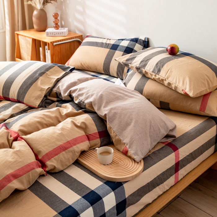 91家纺网 家纺一手货源 找家纺 咏绒家纺工厂店 2025新款A类色织水洗棉四件套 丈青洋红大格