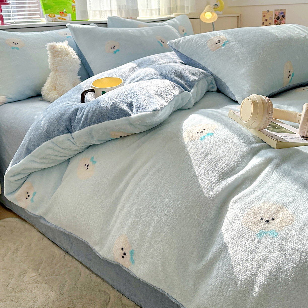 91家纺网 家纺一手货源 找家纺 优选 2025新款小清新加厚高克重牛奶绒四件套直播爆款电商爆款 绒绒小狗蓝