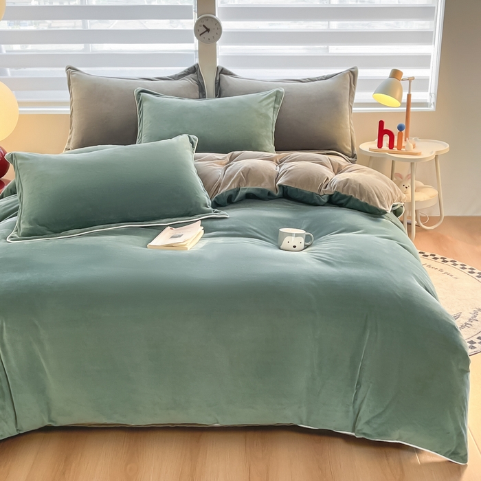 91家纺网 家纺一手货源 找家纺 咏绒家纺工厂店 2025新款加厚婴儿绒牛奶绒四件套9斤工艺款宝宝绒四件套 黛尔蓝+灰咖