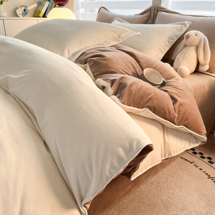 咏绒家纺工厂店 2025新款加厚婴儿绒牛奶绒四件套9斤工艺款宝宝绒四件套 米白+浅驼