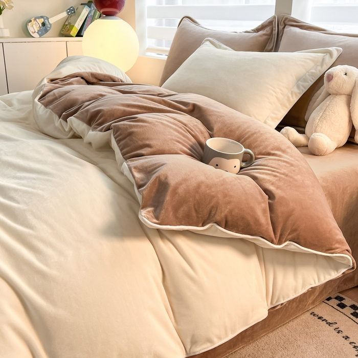 91家纺网 家纺一手货源 找家纺 咏绒家纺工厂店 2025新款加厚婴儿绒牛奶绒四件套9斤工艺款宝宝绒四件套 米白+浅驼