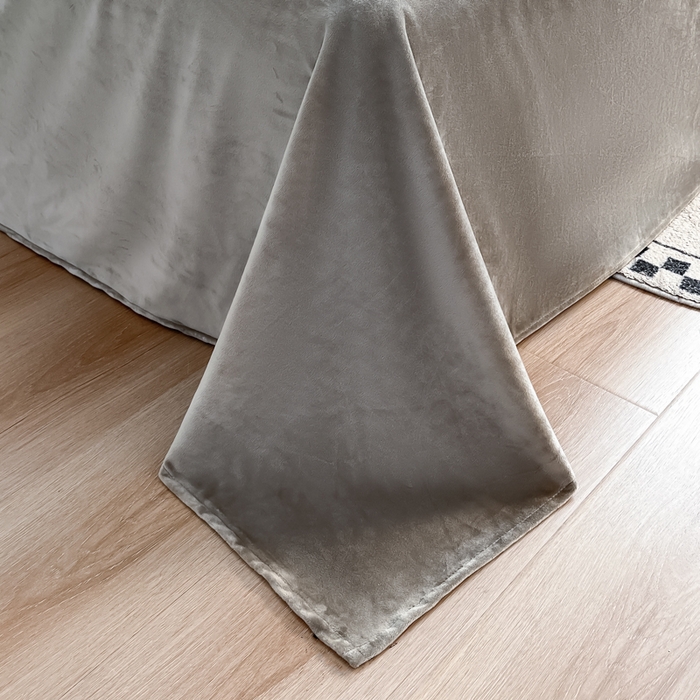 91家纺网 家纺一手货源 找家纺 咏绒家纺工厂店 2025新款加厚婴儿绒牛奶绒四件套9斤工艺款宝宝绒四件套 皮粉+灰色