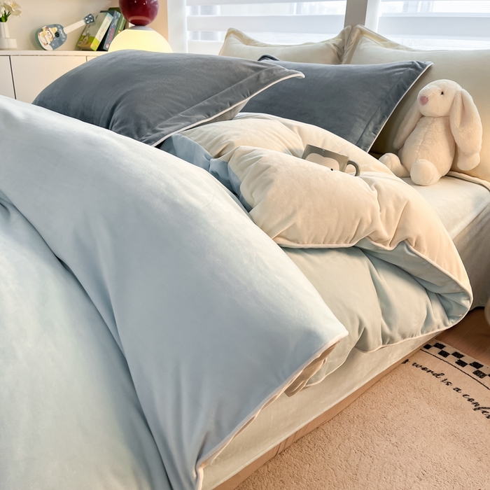 咏绒家纺工厂店 2025新款加厚婴儿绒牛奶绒四件套9斤工艺款宝宝绒四件套 浅蓝+米白