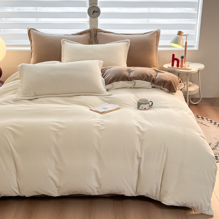 91家纺网 家纺一手货源 找家纺 咏绒家纺工厂店 2025新款加厚婴儿绒牛奶绒四件套9斤工艺款宝宝绒四件套 浅驼+米白