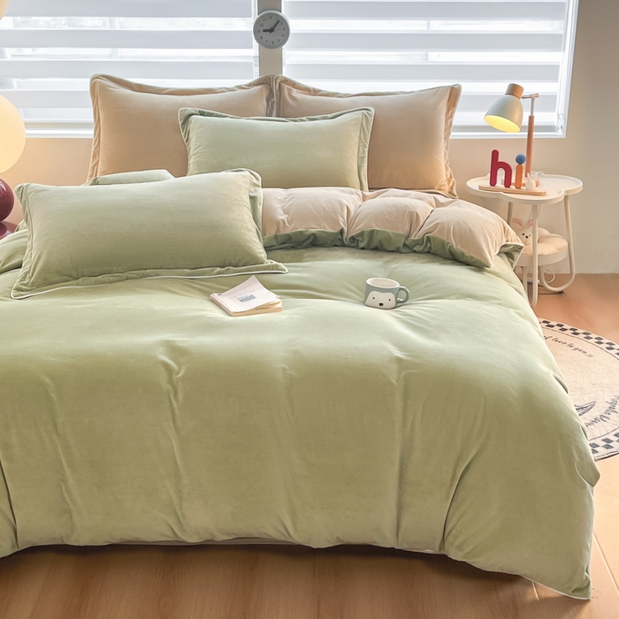 91家纺网 家纺一手货源 找家纺 咏绒家纺工厂店 2025新款加厚婴儿绒牛奶绒四件套9斤工艺款宝宝绒四件套 苔绿+米驼