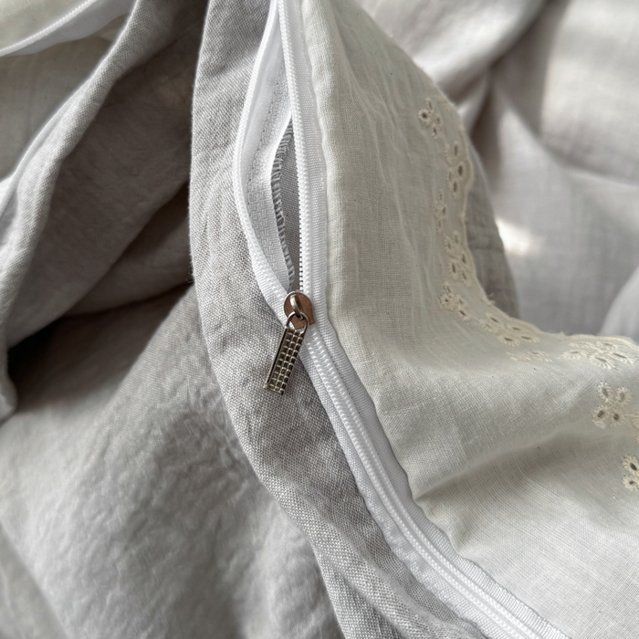 91家纺网 家纺一手货源 找家纺 咏绒家纺工厂店 2025新款全棉双层皱皱沙纯色四件套安娜 安娜-浅灰